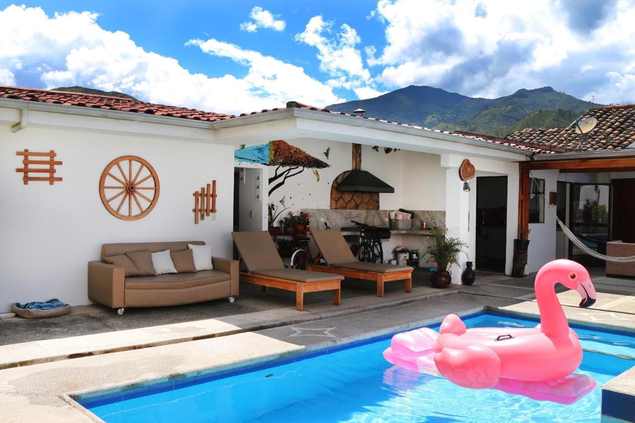 Hostel Las Palmas Vilcabamba Esterno foto